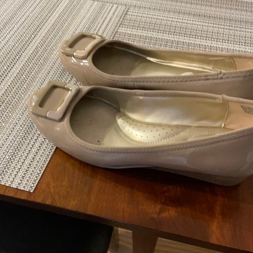 Women shoes size 8